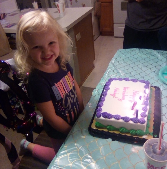 Meet your Posher, Sandra - Picture 2 of 2